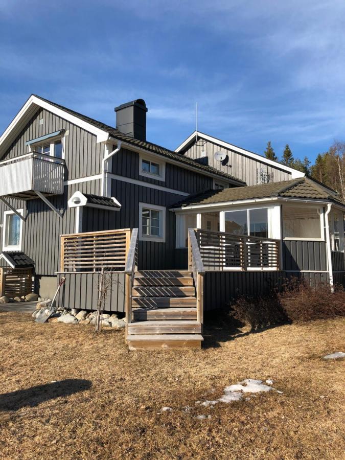 Villa Utanfoer Oernskoeldsvik, Hoega Kusten Екстериор снимка